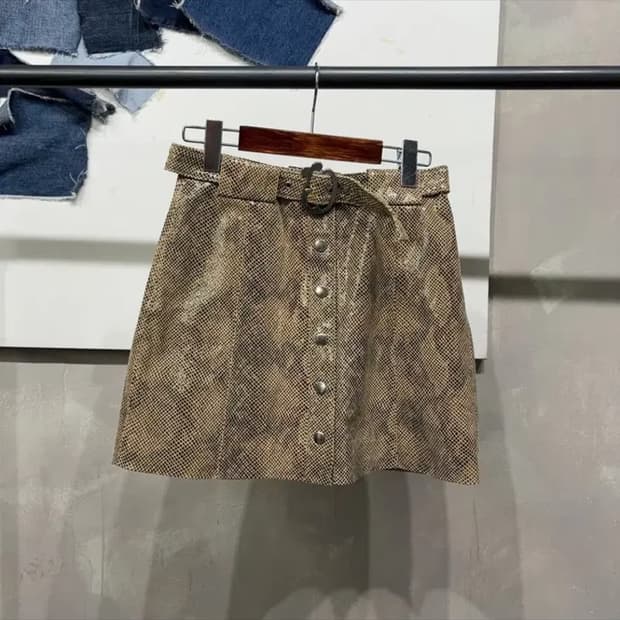 자라 뱀피 미니스커트