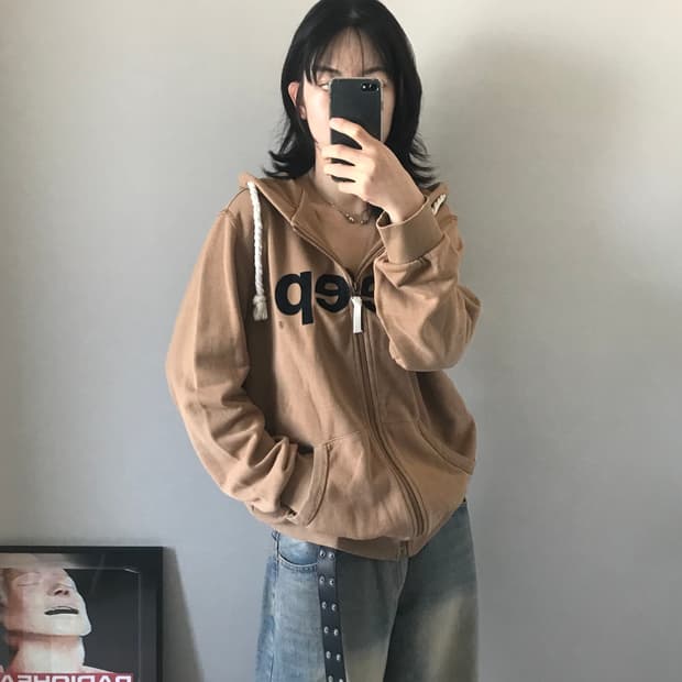 지프 중앙 로고 써멀 카멜 후드집업