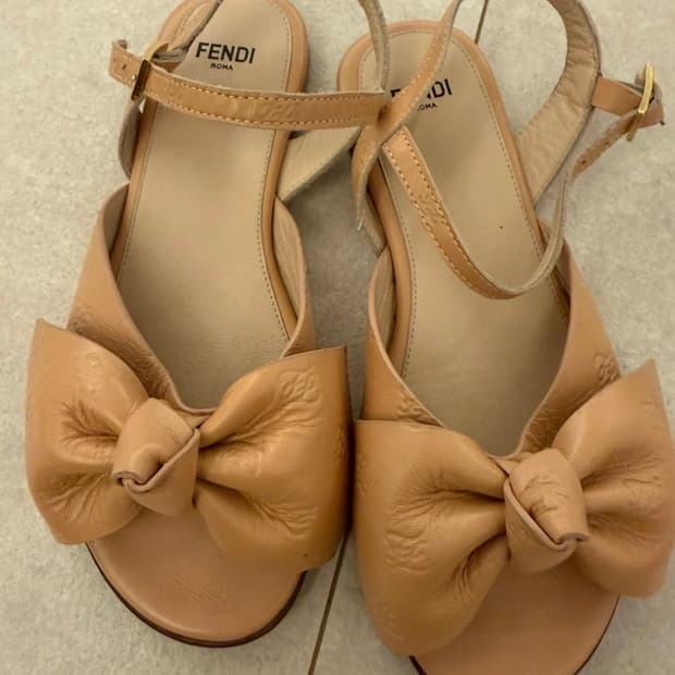 펜디 샌들