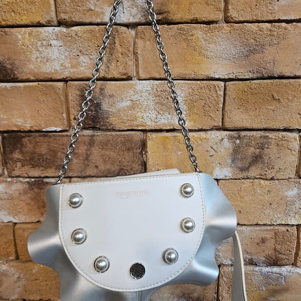 새상품)PEARLY GATES 체인 크로스백