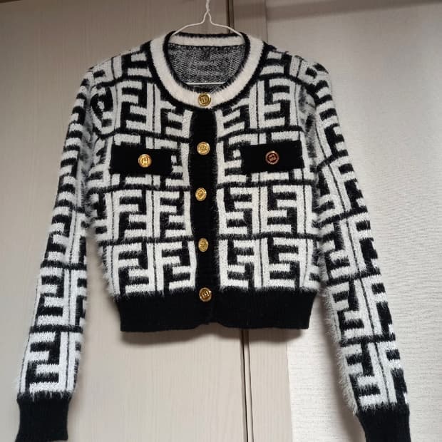 펜디로고 앙고라 가디건