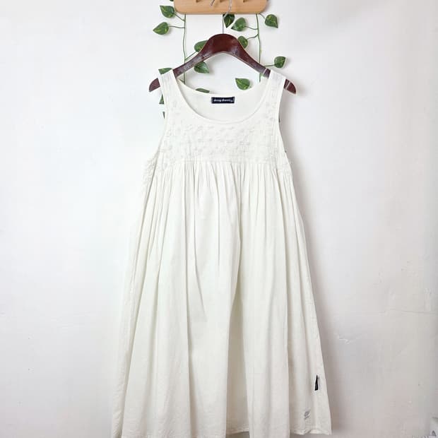 Drug store's 자수 원피스