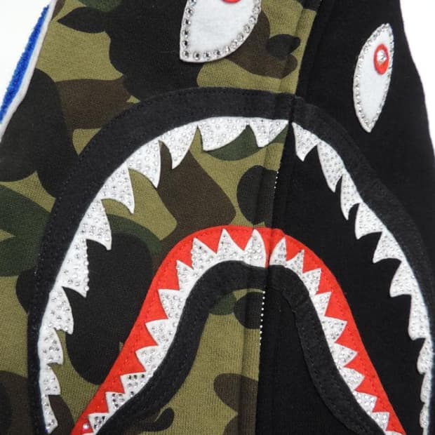 초레어 베이프 스와로브스키 하프 카모 샤크 후드집업