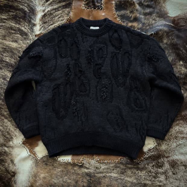 System Black distroid grunge knit