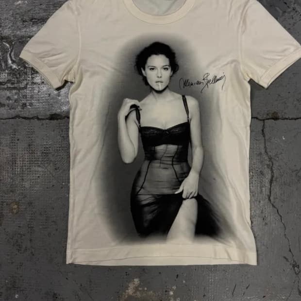 돌체엔가바나 모니카벨루치 티셔츠 구합니다