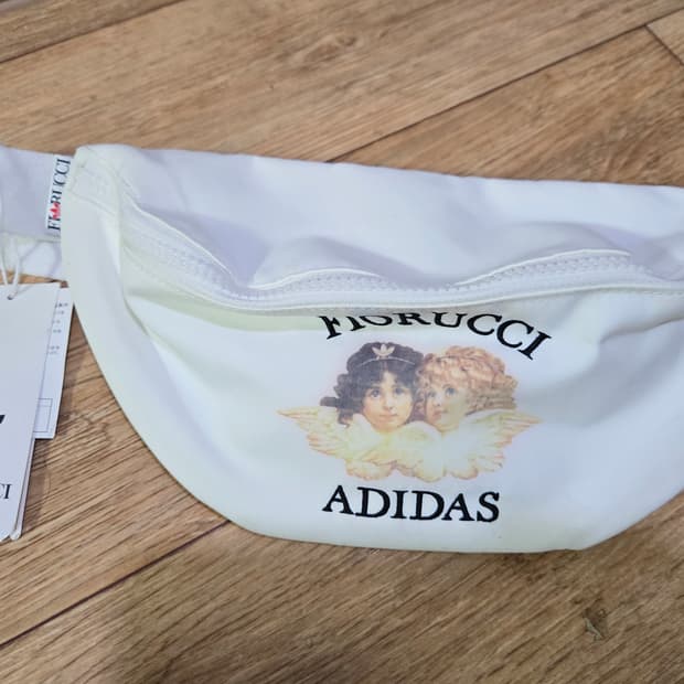 아디다스 피오루치 콜라보 엔젤 힙색 웨이스트백 가방