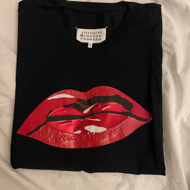 maison margiela lips t-shirt