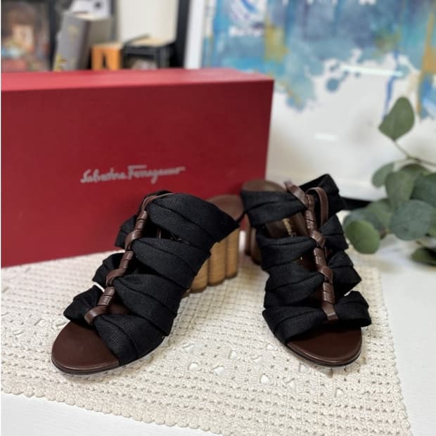 새상품240~245)페라가모 웨지힐 샌들.7센치