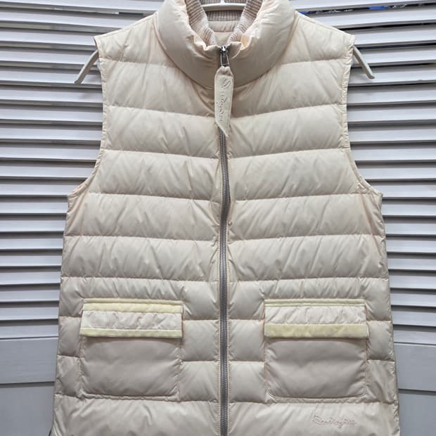 손정완 구스다운 패딩 베스트