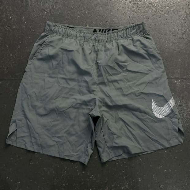 105 나이키 드라이핏 반바지