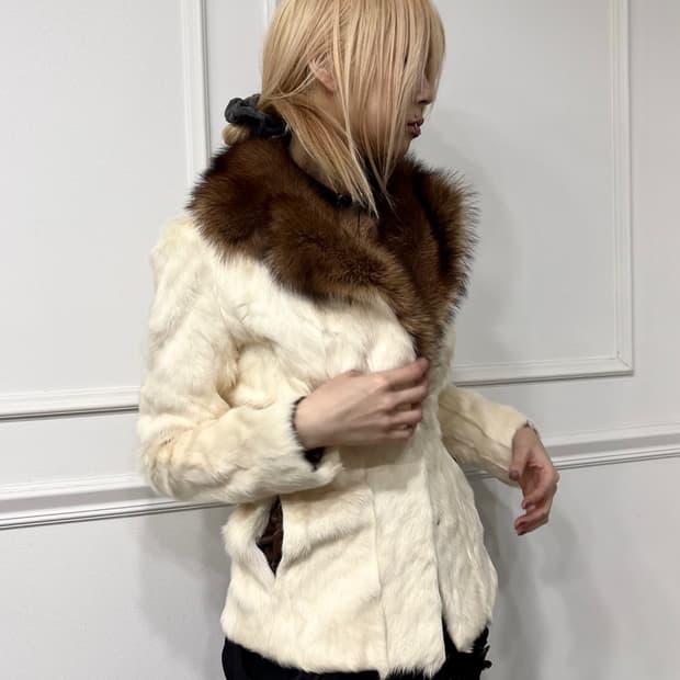 Gal Mood KidLamb White Fur Jacket