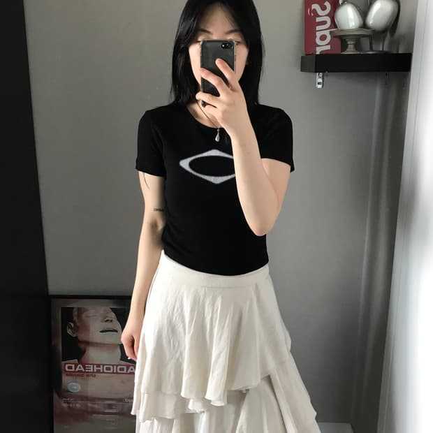 미스치프 롬버스 블러 티셔츠