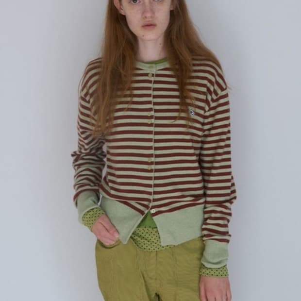 노컨텐츠 스트라이프 버튼 가디건