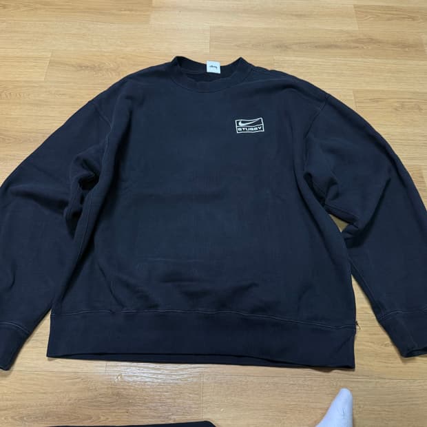 나이키 스투시 맨투맨 m