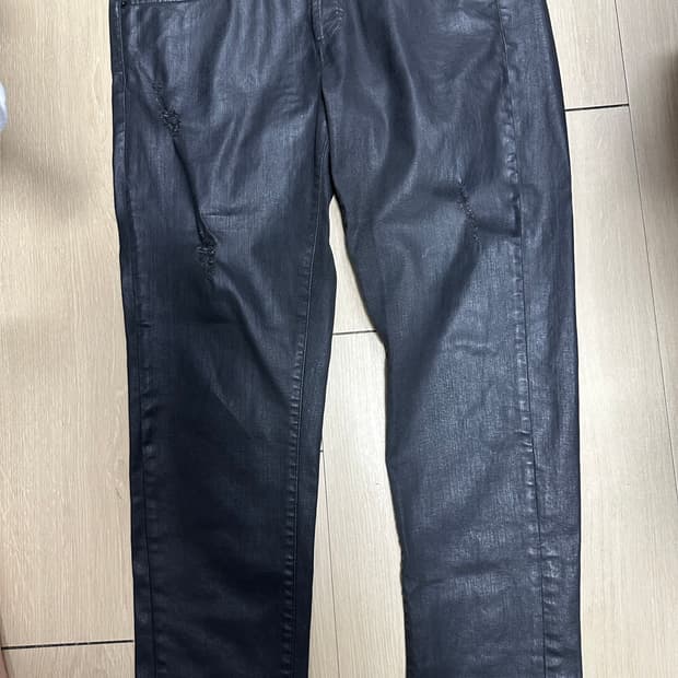 오프화이트 블랙커팅 크롭진