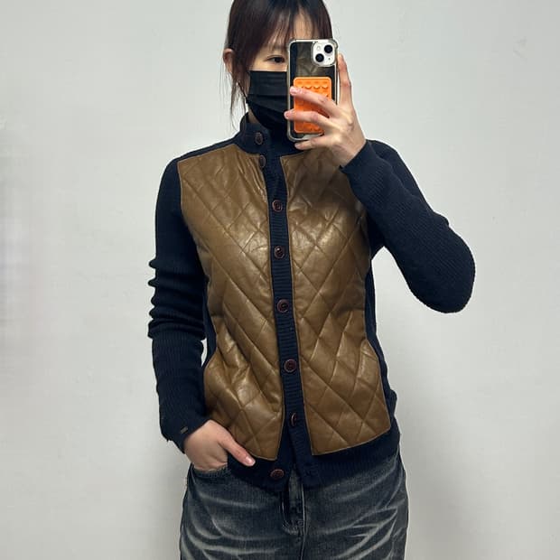 타미힐피거 가죽퀼팅 배색 네이비 가디건