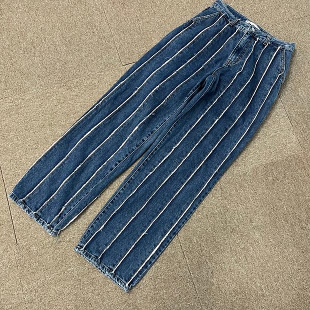  마뗑킴 커팅 루즈 디님팬츠