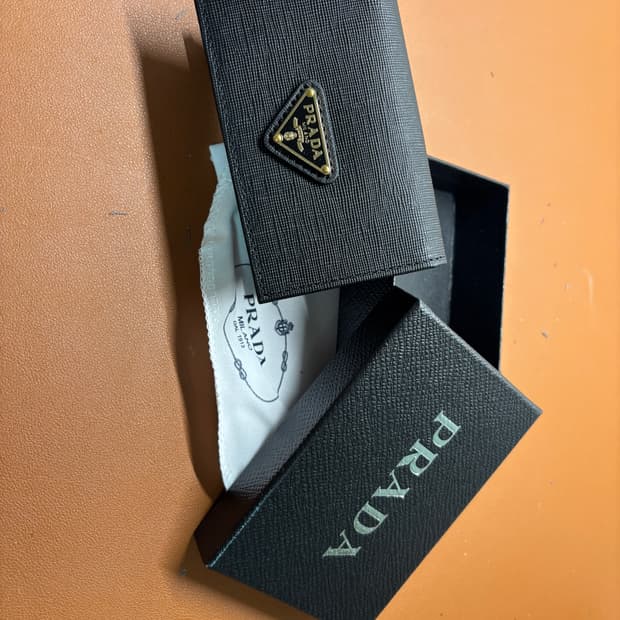 프라다 사피아노 카드 홀더 블랙