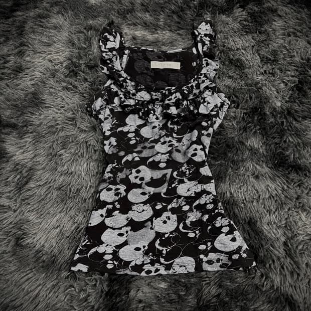 해골 패턴 프릴 Y2K 슬리브리스