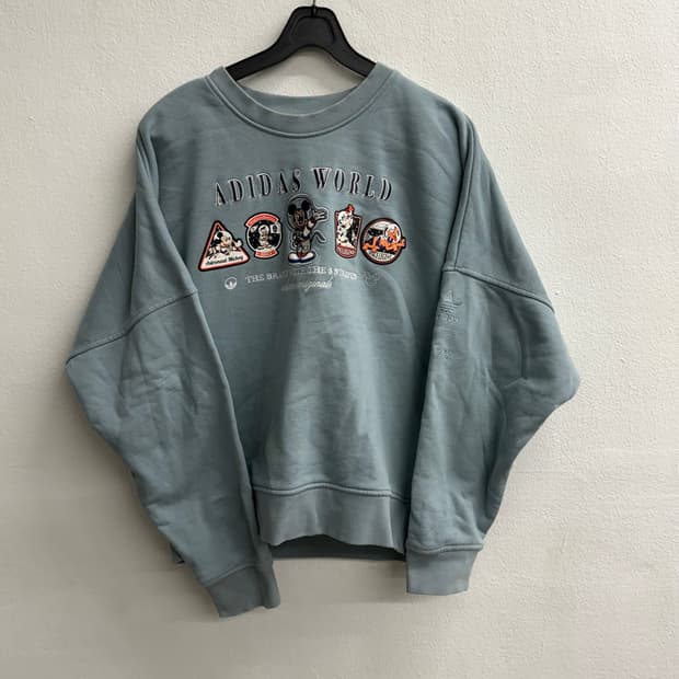 아디다스 크롭 월드 디즈니 콜라보 맨투맨 S