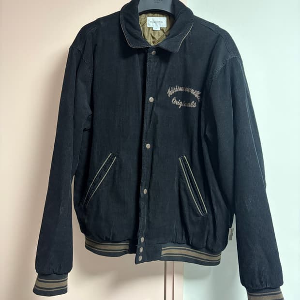 디스이즈네버댓 자켓