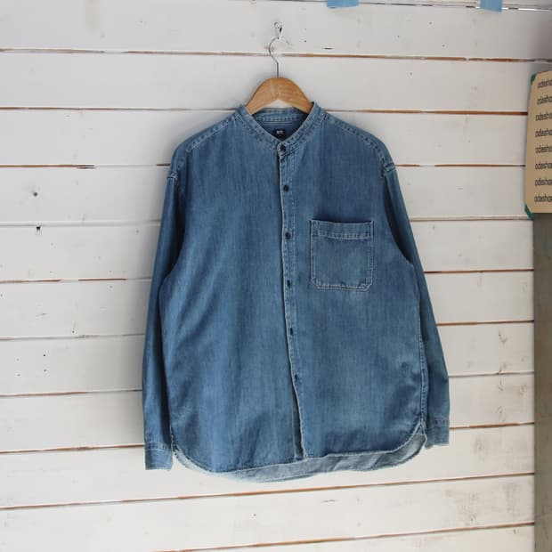 (착용컷) 유니클로 헨리넥 데님 셔츠 (남성용 100)