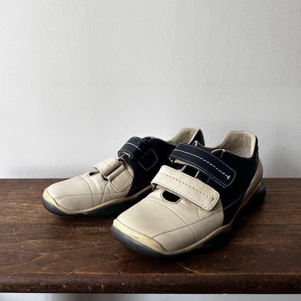 Square Toe Bicolor Belcro Sneakers