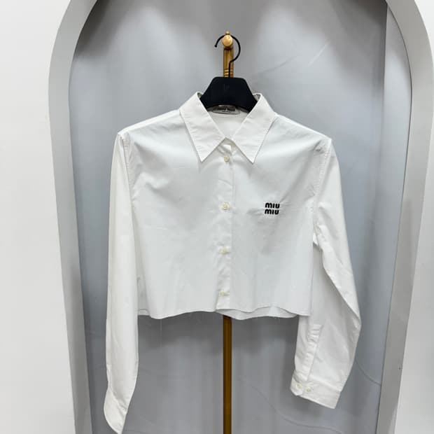 미우미우 포플린 셔츠 42사이즈 