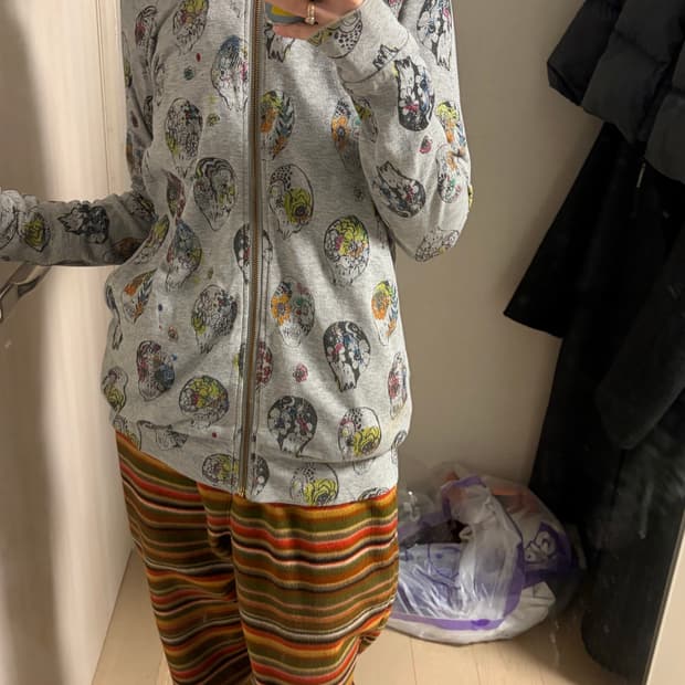 전면 프린팅 올오버 스컬 플라워 패턴