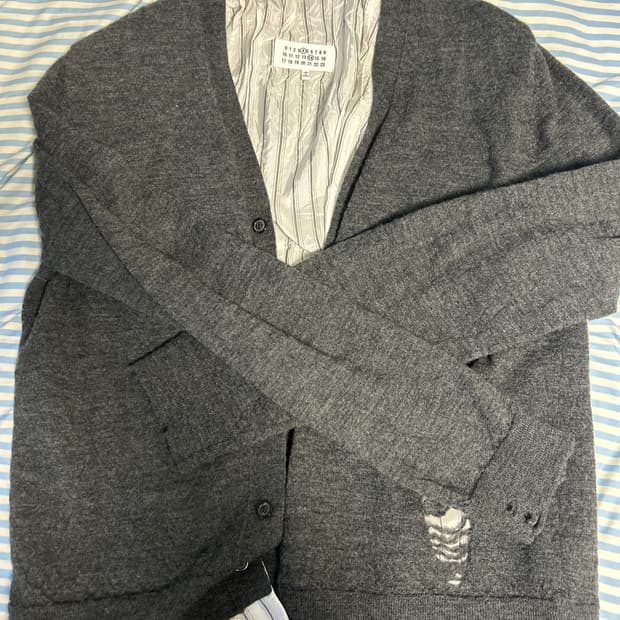 메종 마르지엘라 디스트레스드 가디건 다크 그레이 XL (삼품 텍 포함)