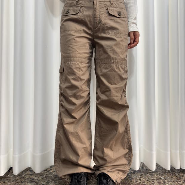 beige pocket pants
