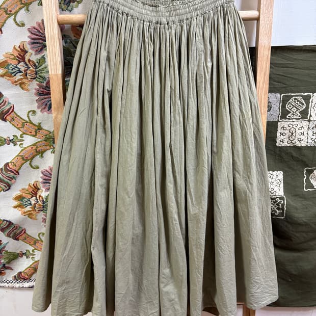 모리 연 카키 롱스커트