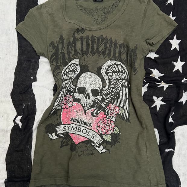 *rare design* 2000s 펑크 스컬&윙 카키 딱붙 티셔츠