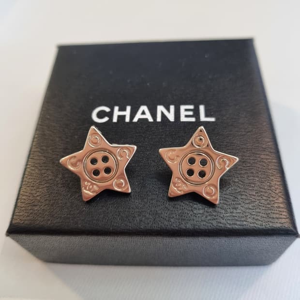 샤넬 업사이클링 샴페인골드 별 귀걸이