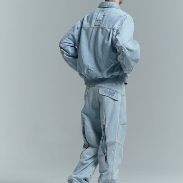 [L] 플라스틱프로덕트 웨이브 지퍼 데님 팬츠 (라이트 블루)