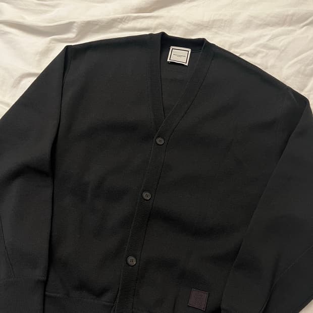 우영미 가죽 패치 가디건 46사이즈