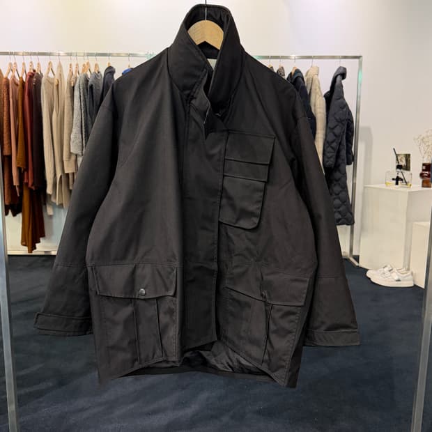 [M] 커스텀멜로우 오버핏 블랙 쉘 자켓