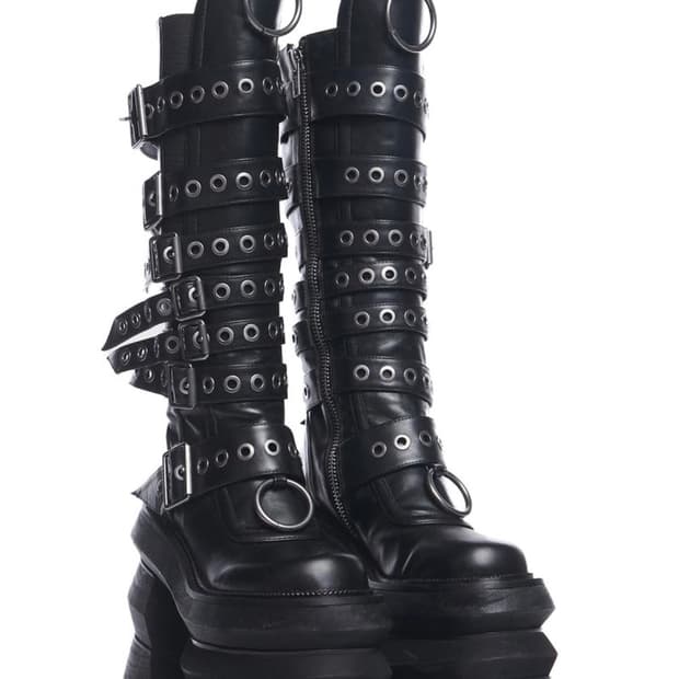 Dolls kill widow Boots 