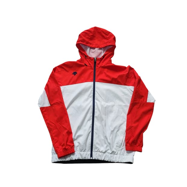 데상트 바람막이