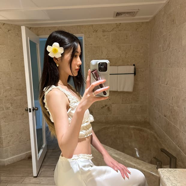자라 새틴 프릴 탑