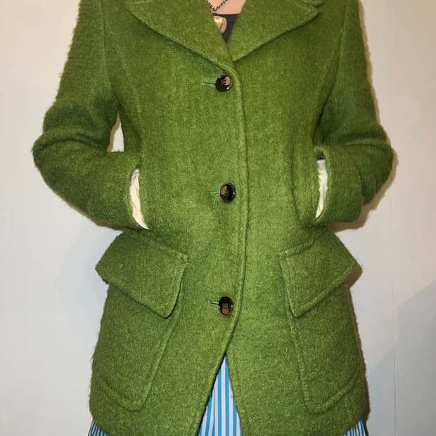 빈티지 부클 텍스처 그린코트