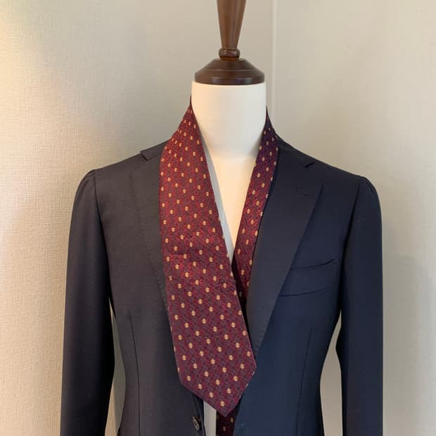 버버리(BURBERRY) 레드버건디컬러 신형라벨 100실크 명품넥타이