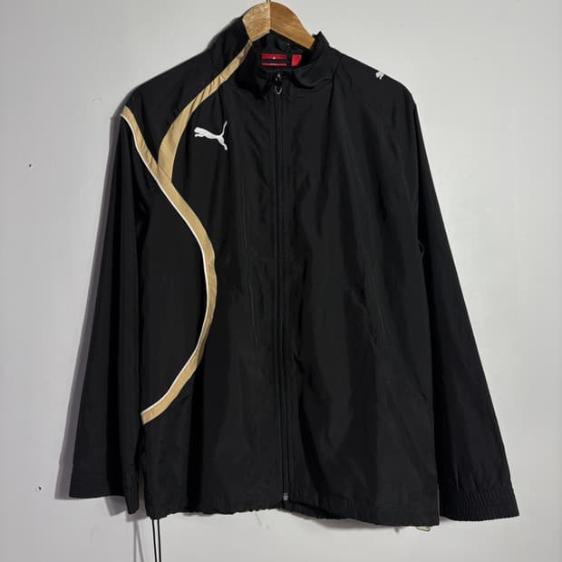 푸마 블랙 골드라인 로고 바람막이 자켓 (무료배송)