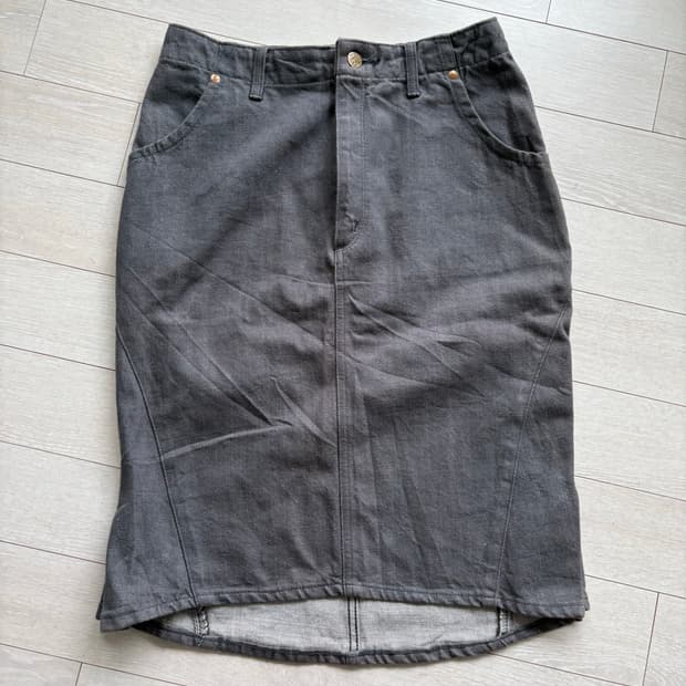 Lee gray skirt