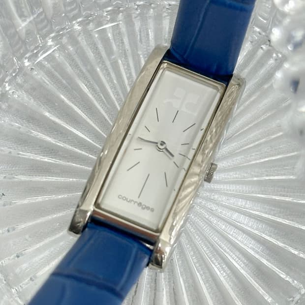 courreges / 꾸레쥬 블루 스트랩 렉탱귤러 쿼츠 시계 