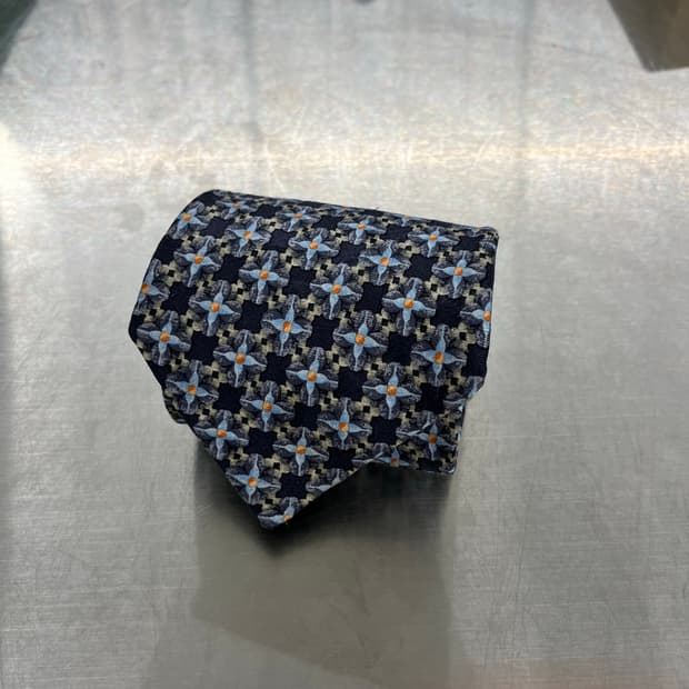 에르메네질도 제냐 넥타이 기하학 패턴 네이비 9cm
