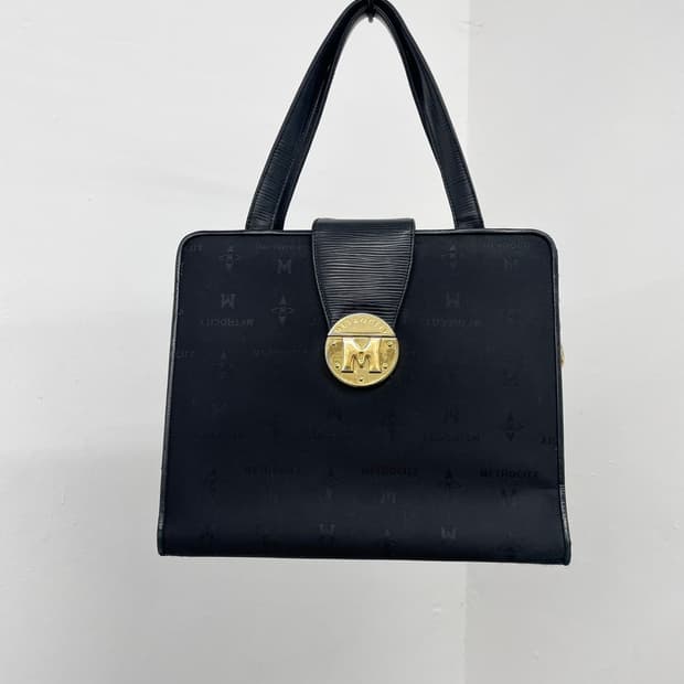 메트로시티 로고 금장 토트백