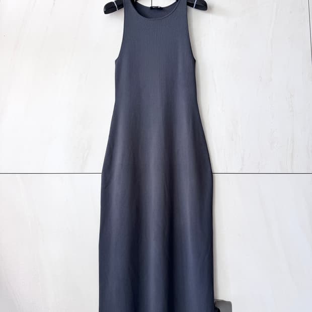 새상품 COS 민소매 니트 롱 원피스 S 사이즈(44,55가능)