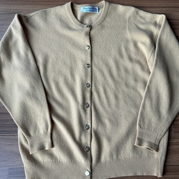 버버리 램스울 금장 가디건 베이지 40