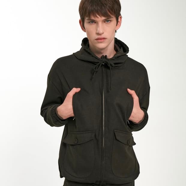 Quad pocket hooded zip up